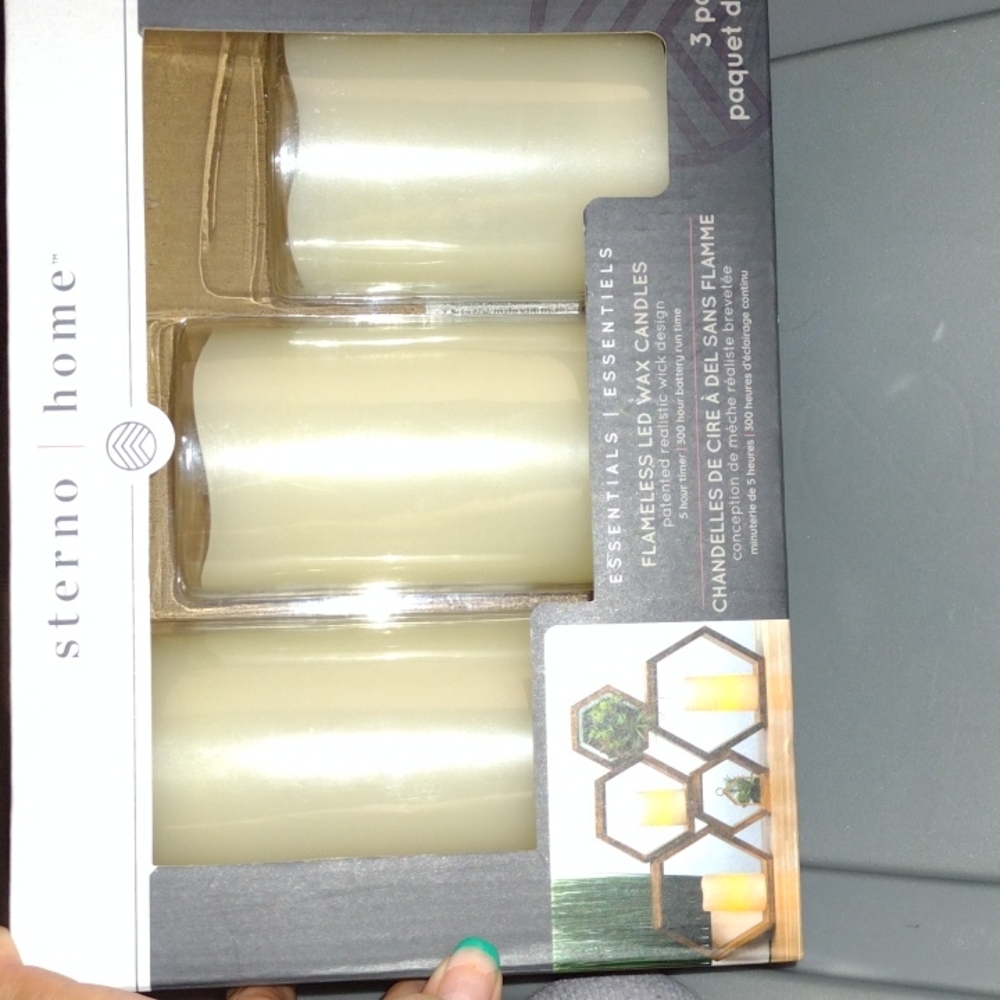 Flameless LED wax candles